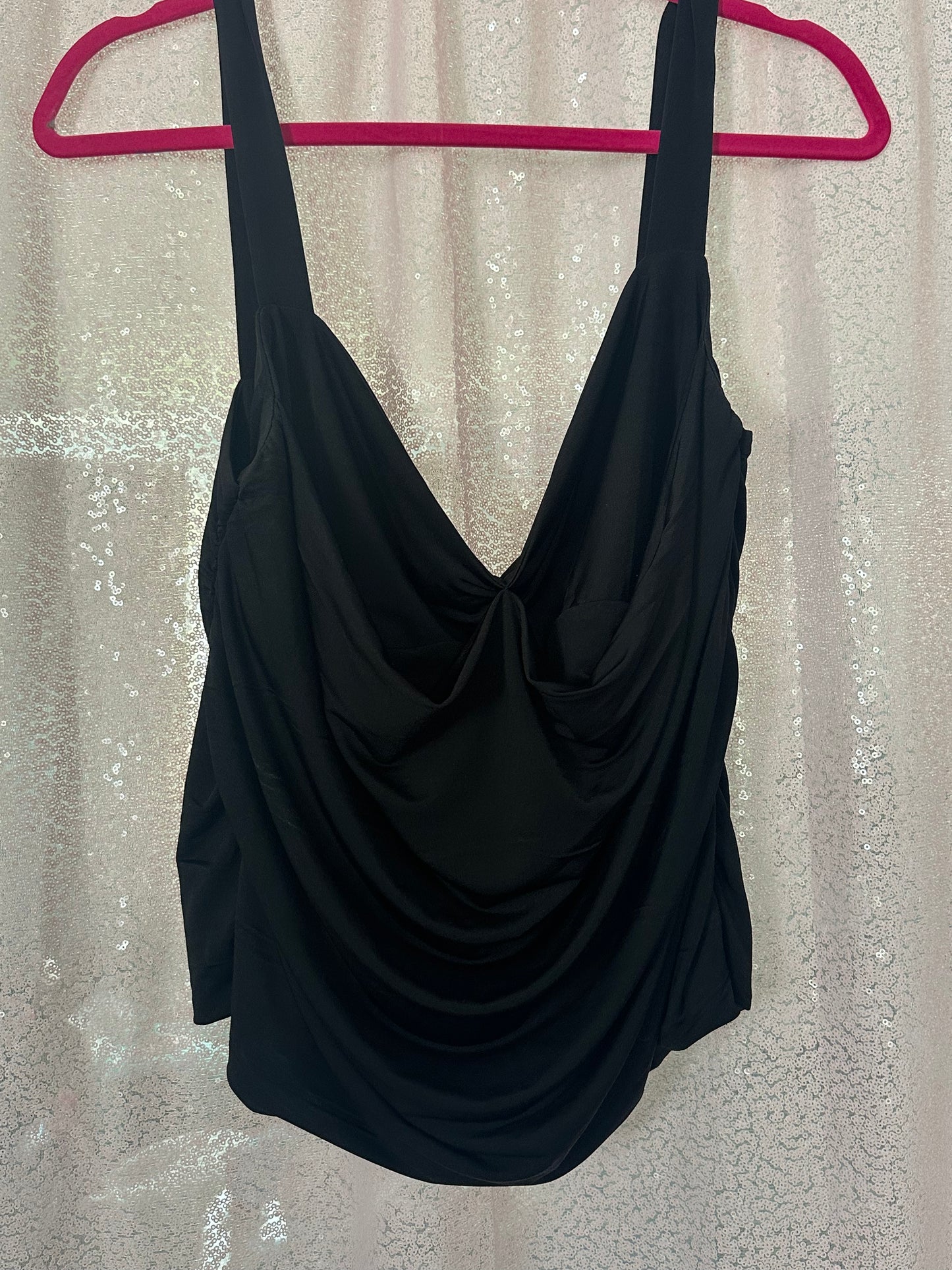 MESHKI black top size XXXL