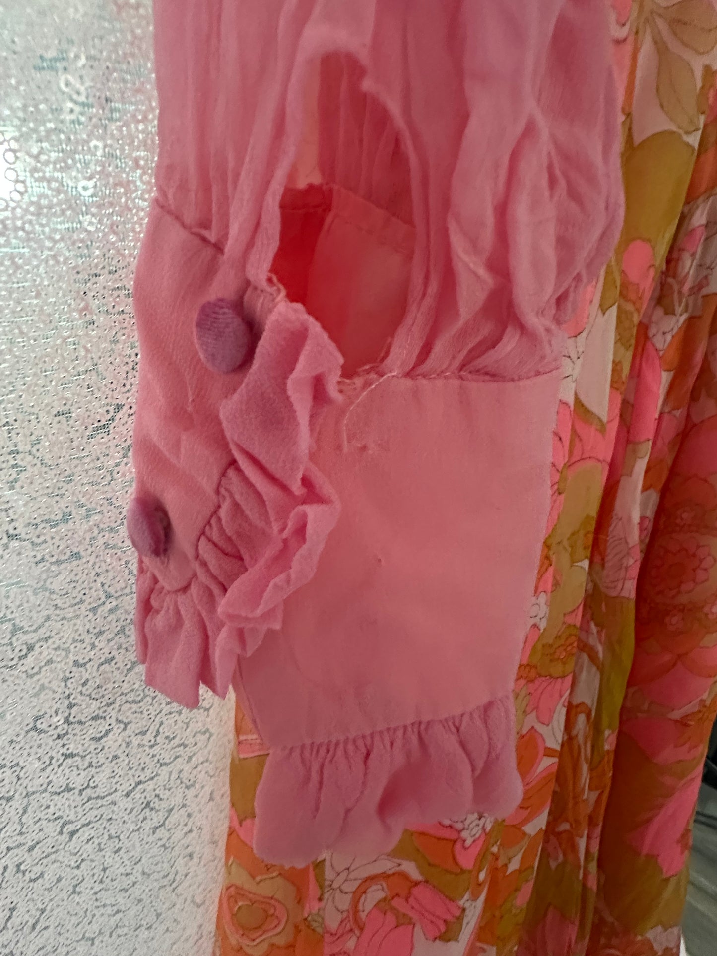 VINTAGE 70's Handmade dress (size approx. SMALL)