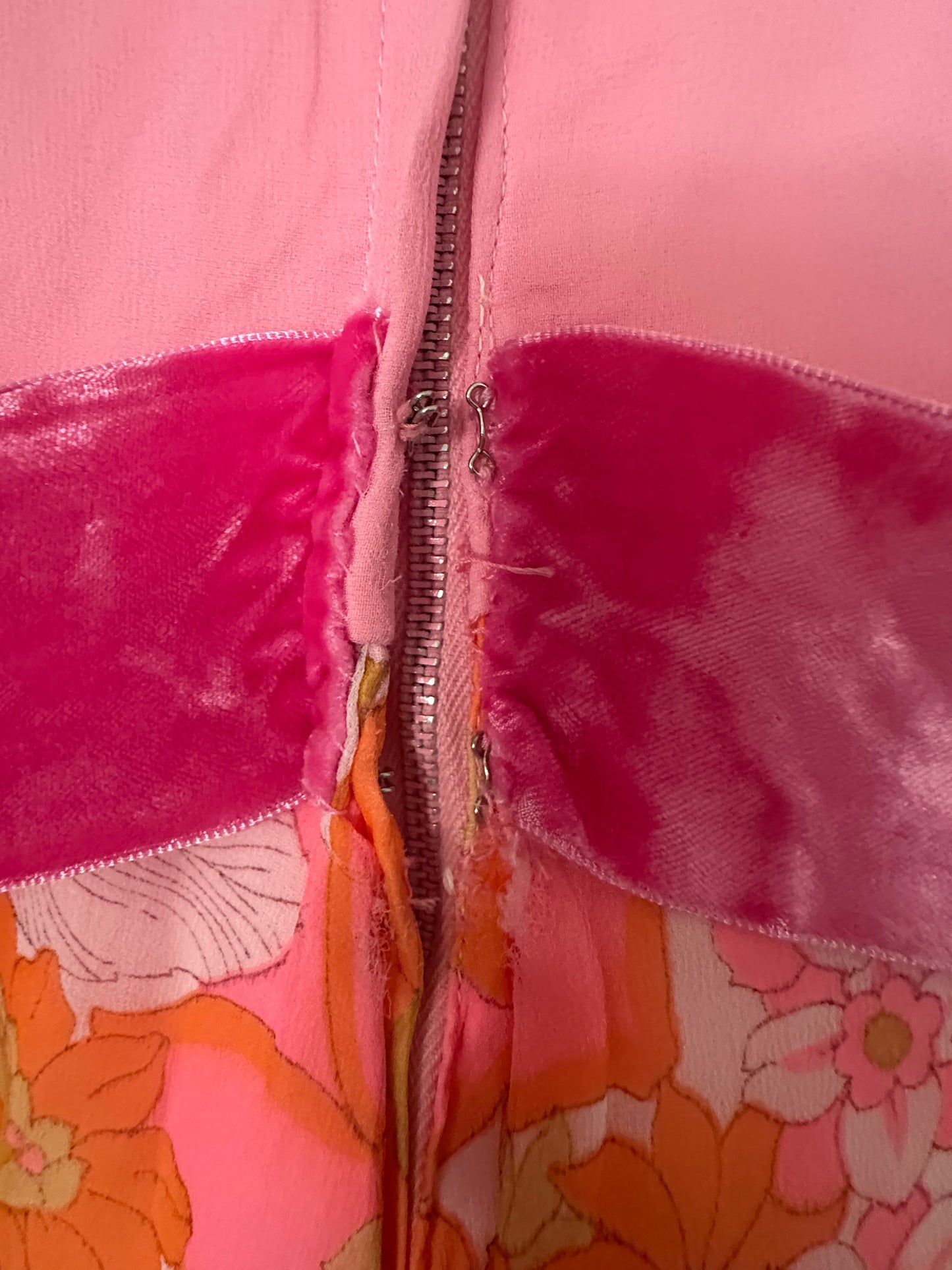 VINTAGE 70's Handmade dress (size approx. SMALL)