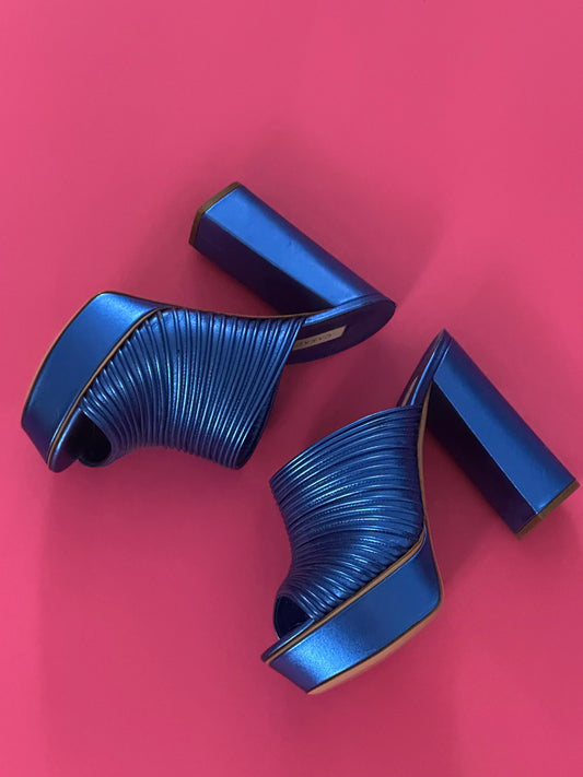 *CASADEI Blue heels size US7.5