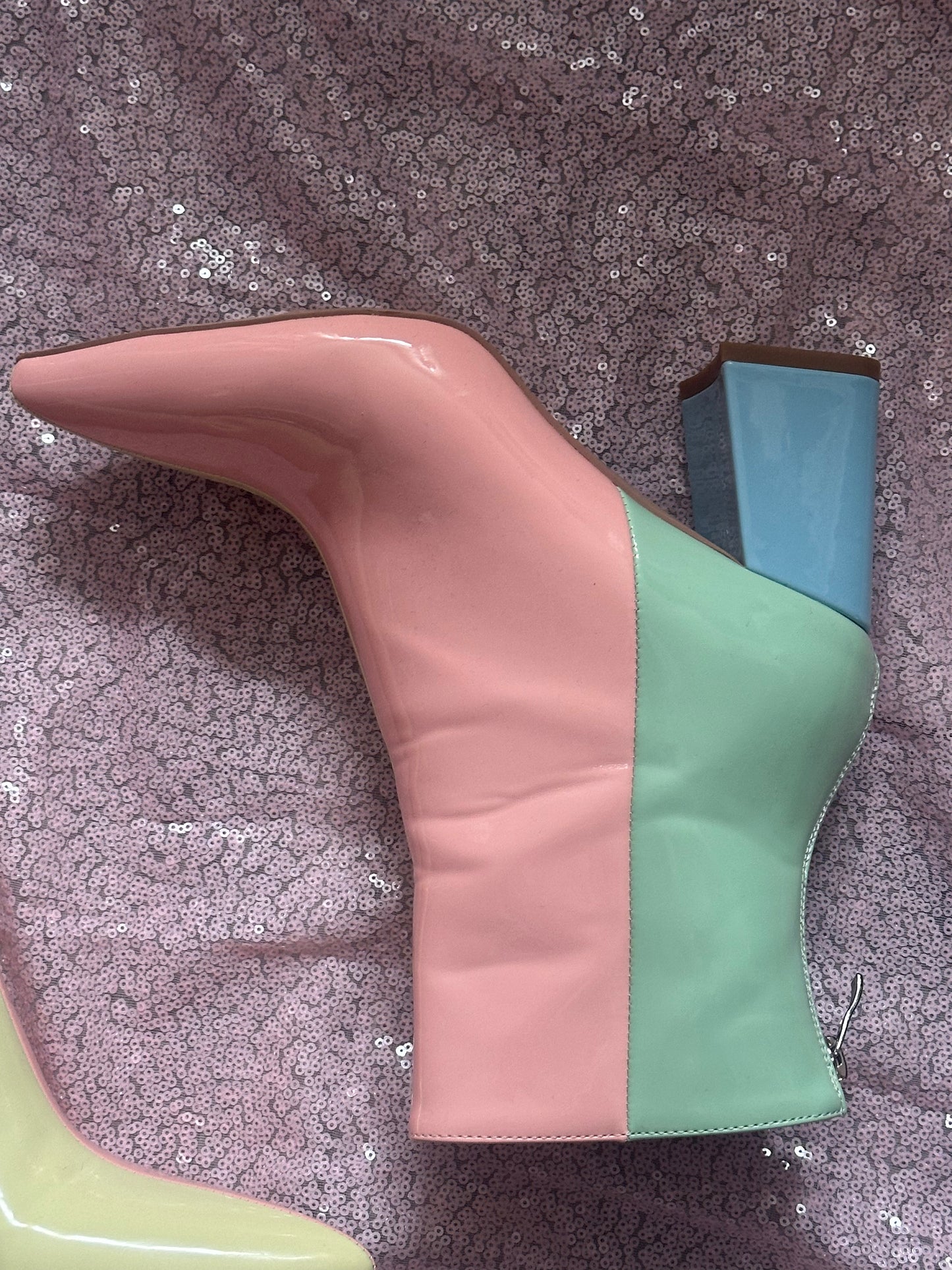 AUDREY O. Rainbow boots size US7 (with box)