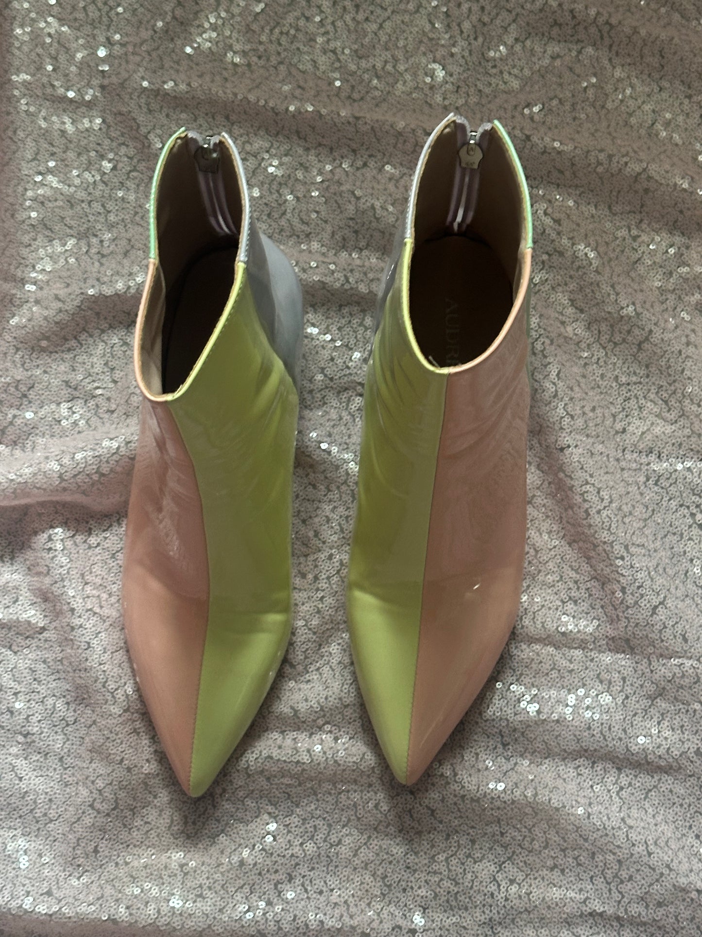 AUDREY O. Rainbow boots size US7 (with box)