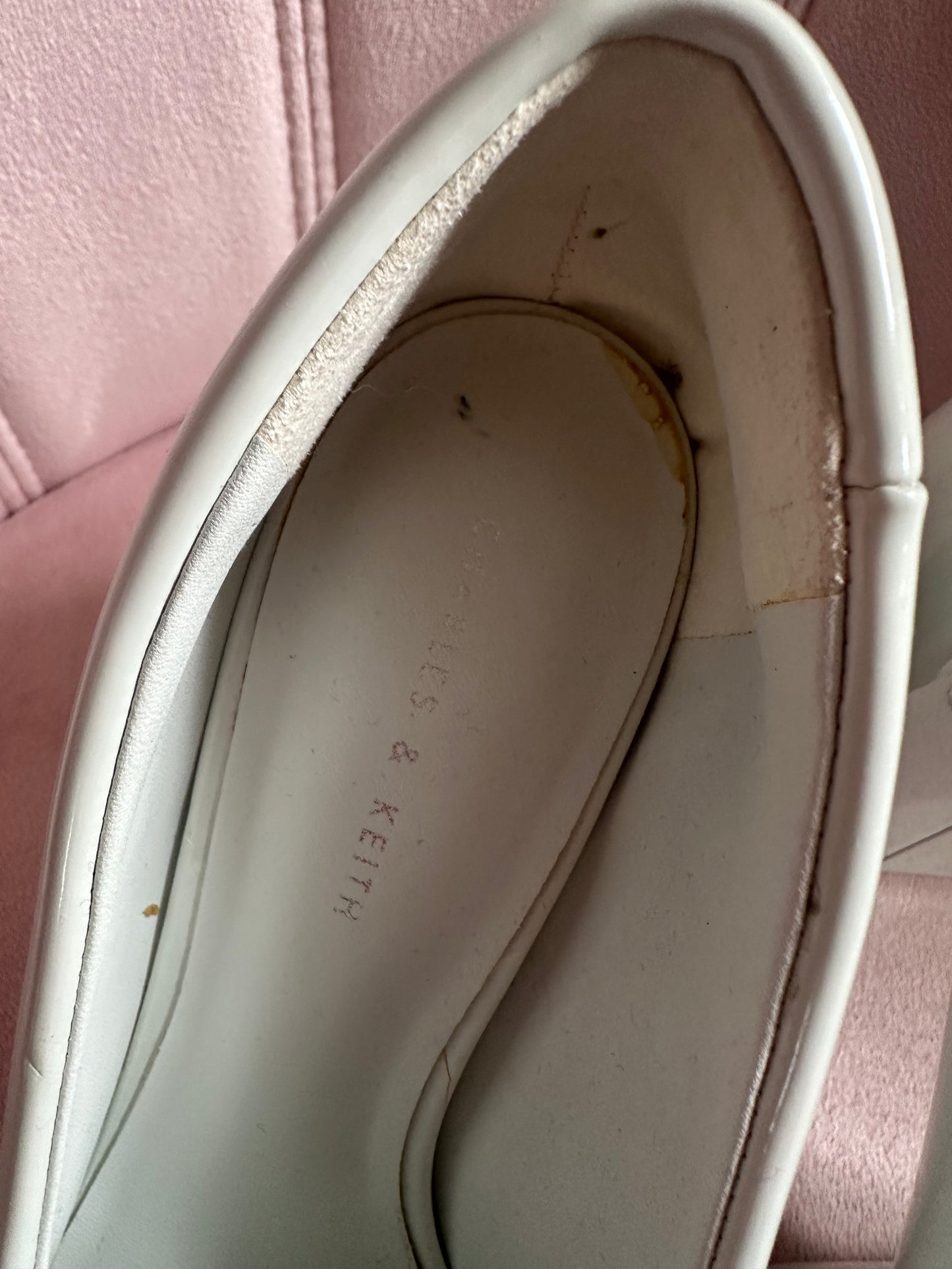 CHARLES & KEITH white chunky heels size IT38 (7-8)