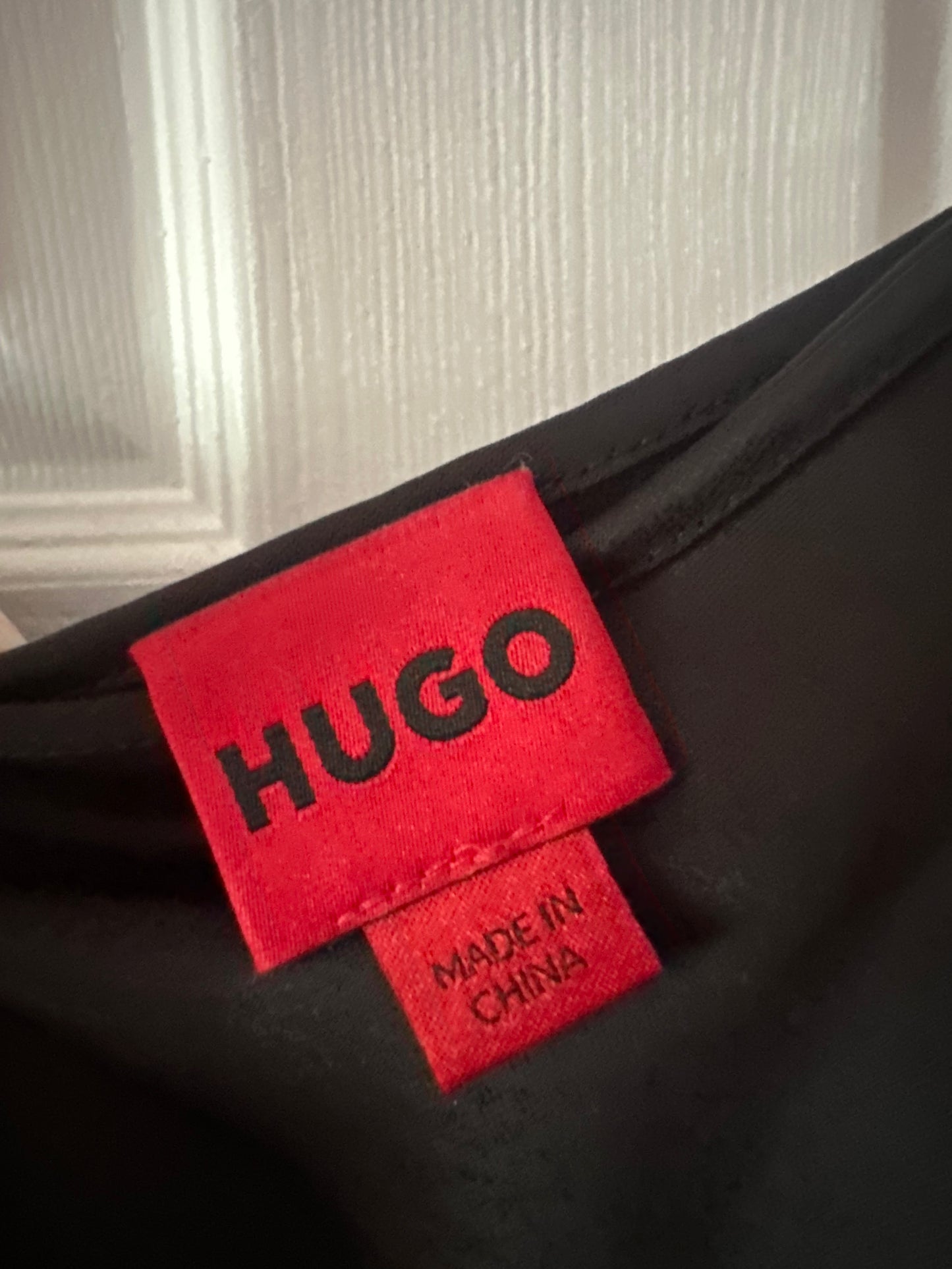 HUGO BOSS chain strap top size US12 (LARGE)