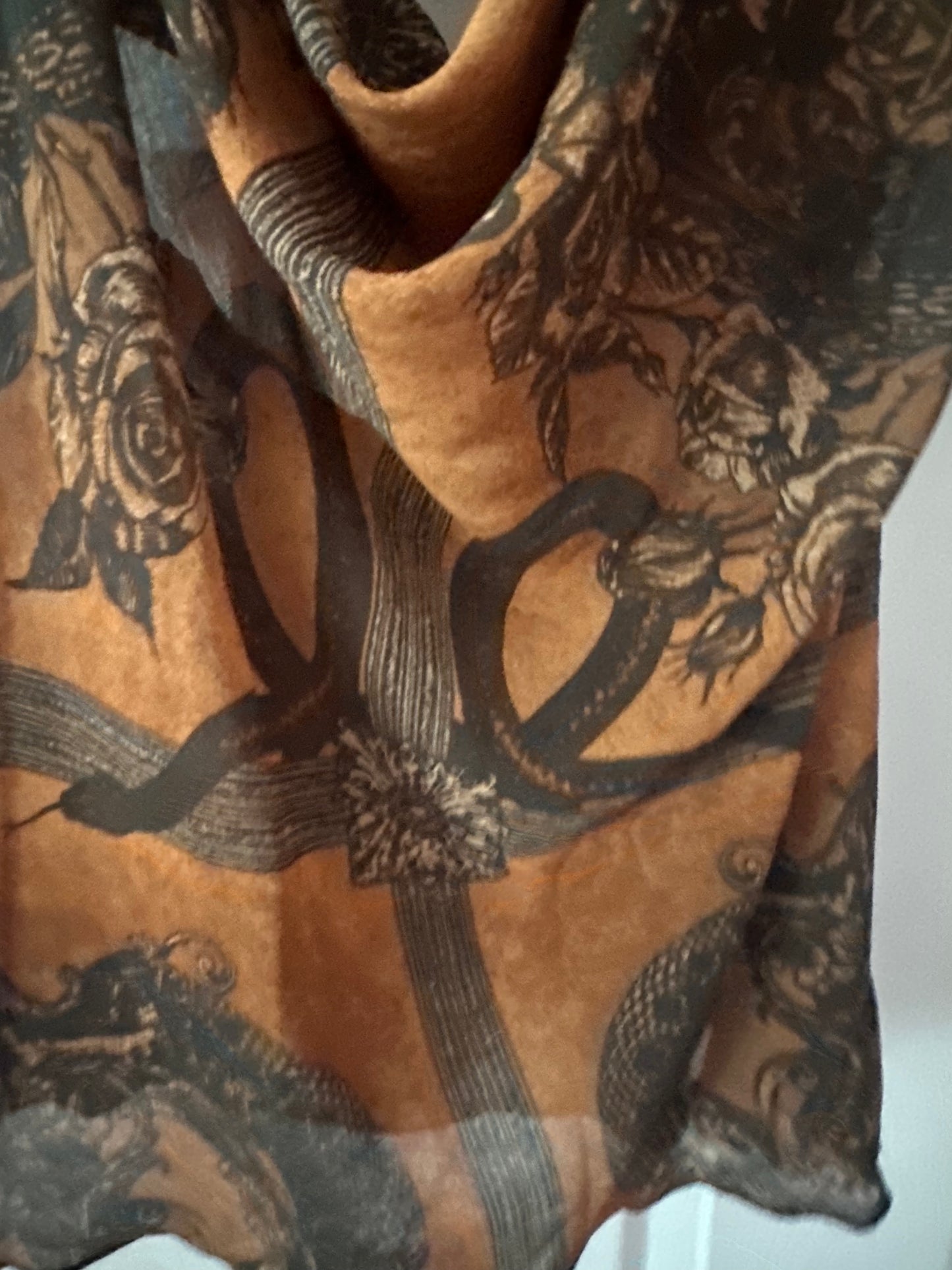 URBAN OUTFITTERS SNAKE HALTER size XL